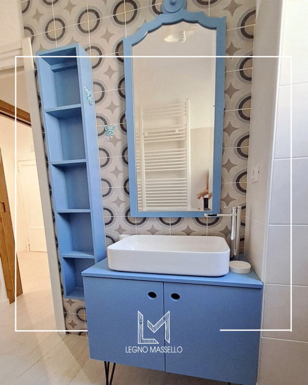 Composizione bagno laccato