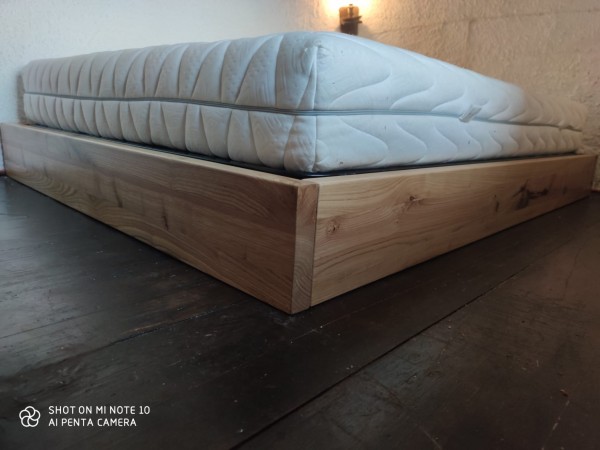 Letto in castagno naturale
