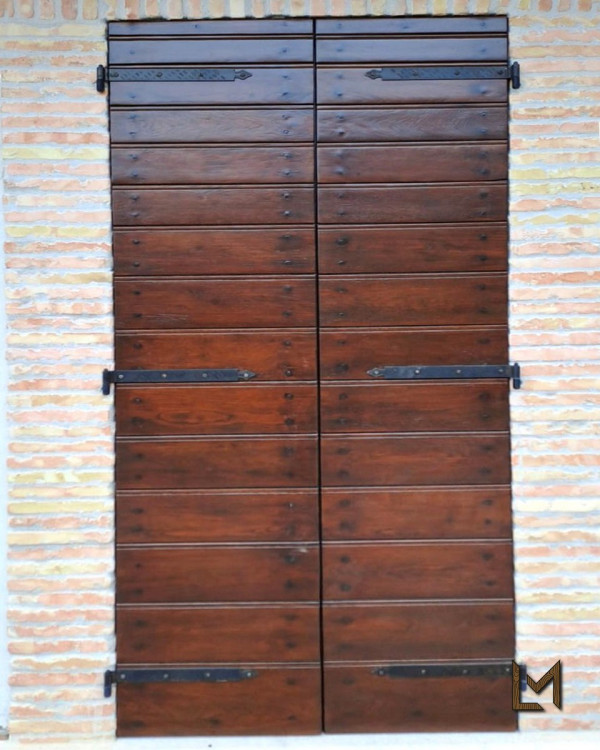 Restauro portelloni in rovere