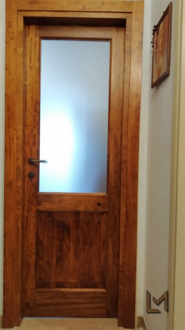Porta in pioppo con vetro satinato